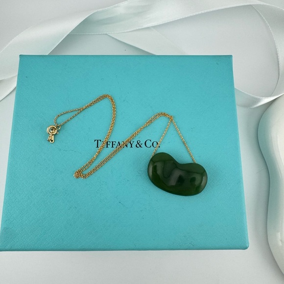 RARE Tiffany & Co. 30mm Nephrite Jade Bean Necklace on 18k Yellow Gold - Picture 9 of 11